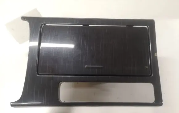 Cup holder front