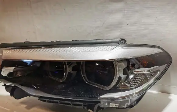 BMW 5 G30 G31 Headlight/headlamp 743919104 7439191