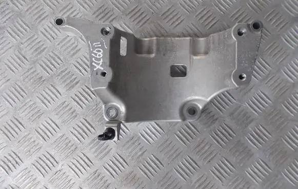 Volvo XC60 Generator/alternator bracket 31480101