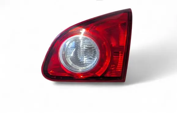 Tailgate rear/tail lights