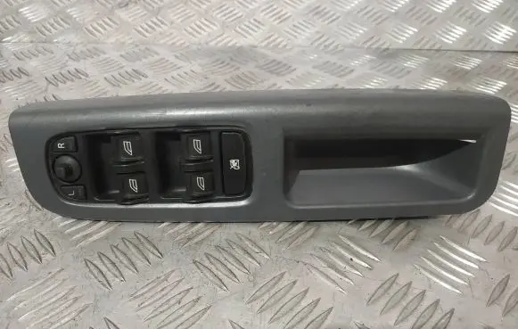 Volvo V50 Electric window control switch 30773210