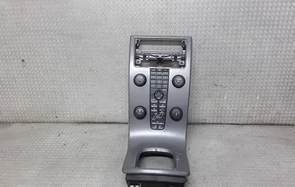 Volvo V50 Climate control unit 8650702