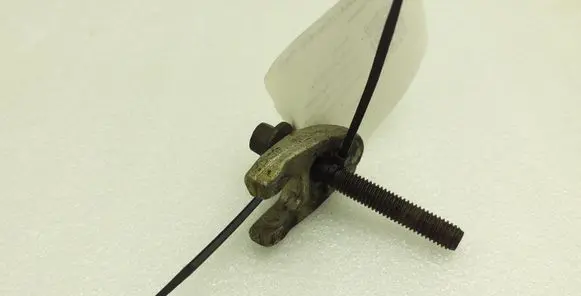 Nissan Qashqai+2 Fuel Injector clamp holder