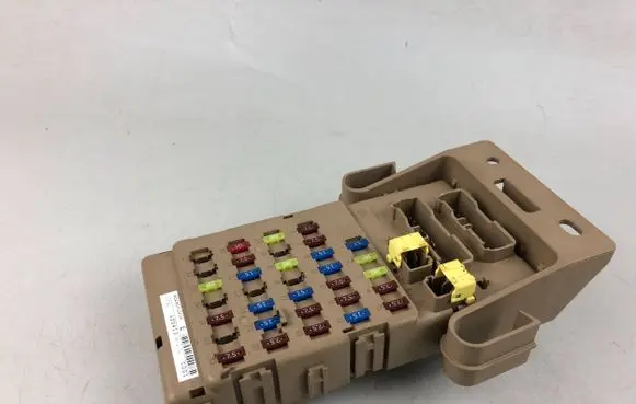Subaru Outback Fuse module 82290AJ00A