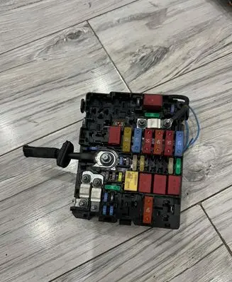 Peugeot 308 BSM Control unit 9804848580