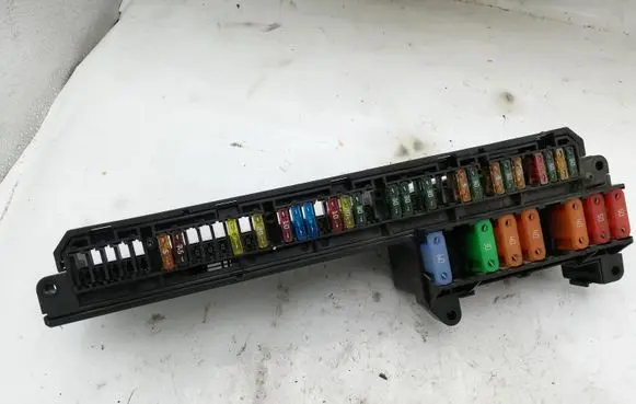 BMW 5 E60 E61 Fuse module 6114695733001 6957330 18917