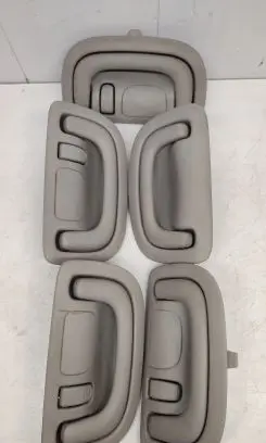 Chrysler Voyager A set of handles for the ceiling 822575 822576