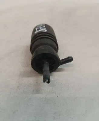 BMW 3 E46 Windscreen/windshield washer pump 8362154