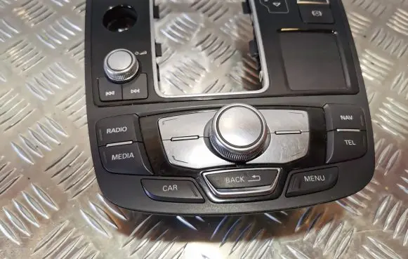 Head unit multimedia control