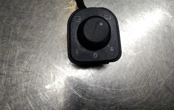 Volkswagen Golf V Wing mirror switch 1K0959565G