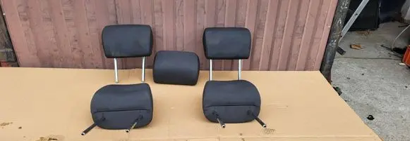Volkswagen Golf VI Rear seat headrest 131313