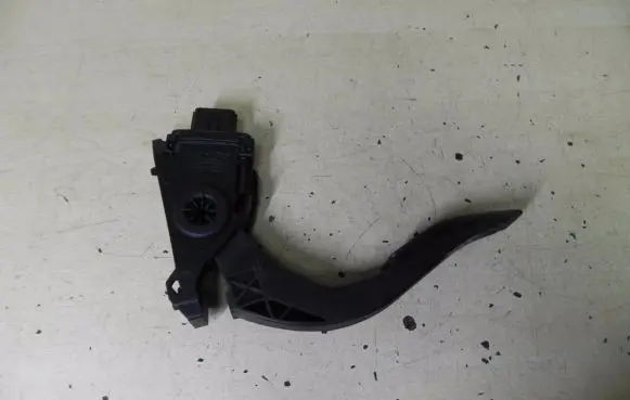 Audi A4 S4 B8 8K Accelerator throttle pedal 8K1721523 I3580
