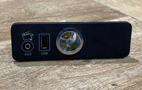 Land Rover Range Rover Sport L494 USB socket connector CPLA19C166CB 14052390259X