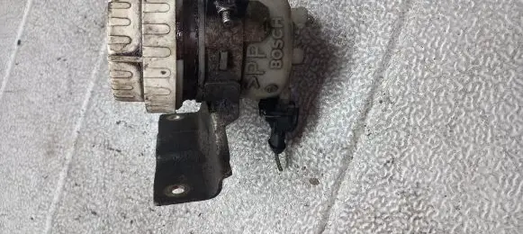 Mitsubishi Space Star Brake fluid reservoir 