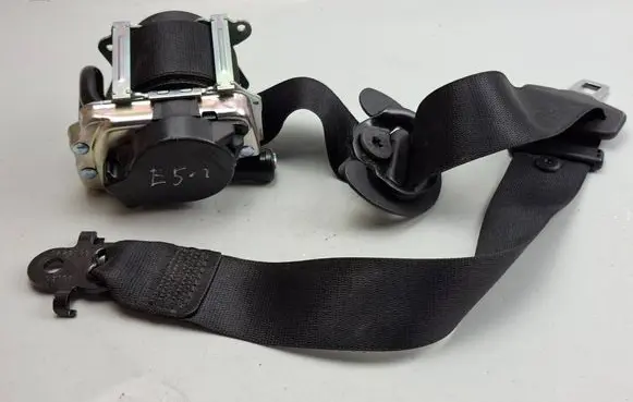 BMW X5 F15 Front seatbelt 7343629 6229698