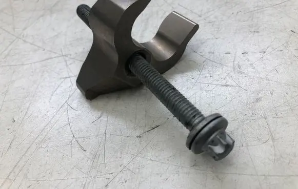 BMW 3 F30 F35 F31 Fuel Injector clamp holder