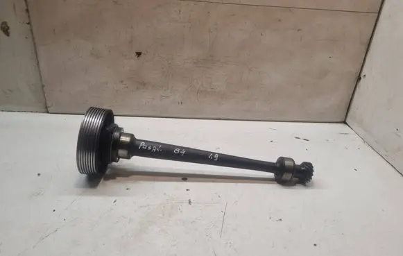 Volkswagen PASSAT B4 Camshaft 028115019B
