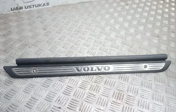 Volvo S40, V40 Front sill trim cover 30818430