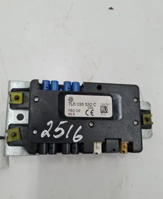 Volkswagen Touareg I Aerial antenna amplifier 7L6035530C