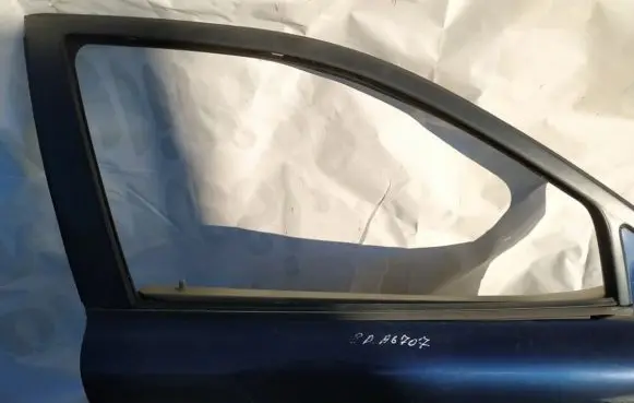 Volvo S80 Front door window glass four-door
