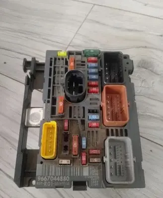 Citroen C4 I Picasso BSM Control unit 9667044880