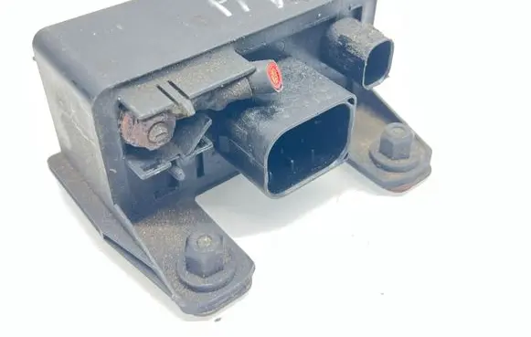 Mercedes-Benz E W211 Glow plug pre-heat relay 0255452832