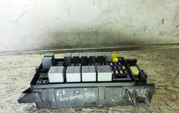 KIA Sorento Fuse module 911603E040 10030905047