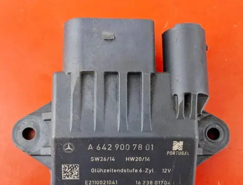 Mercedes-Benz G W461 W463 1st Gen Glow plug pre-heat relay A6429007701