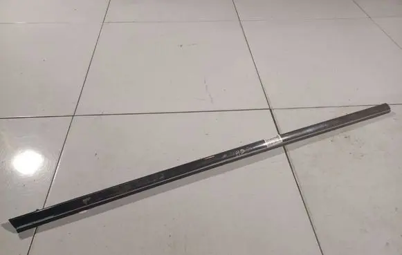 Ford Fiesta Front door glass trim molding 