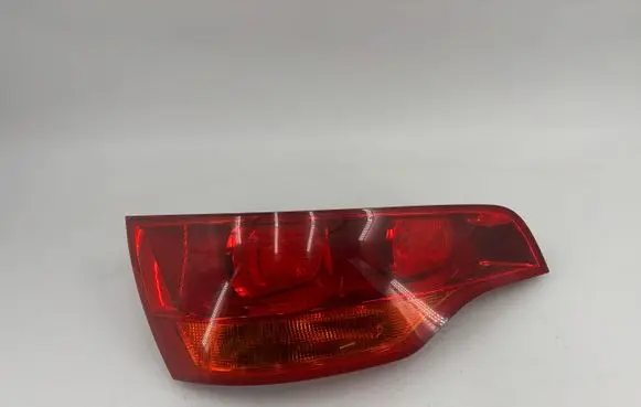 Audi Q7 4L Tailgate rear/tail lights 4L0945093