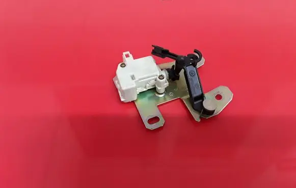 Volkswagen Touareg I Tailgate boot lock/latch motor 7L6827425