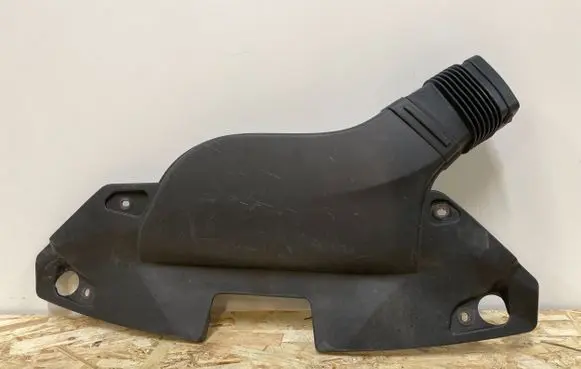 BMW Z4 E89 Air intake duct part 7582909 1371758290903