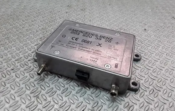 Mercedes-Benz C W203 Aerial antenna amplifier 2038203926