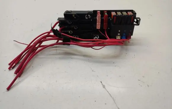 Mercedes-Benz ML W164 Fuse module A1645450201 013948411