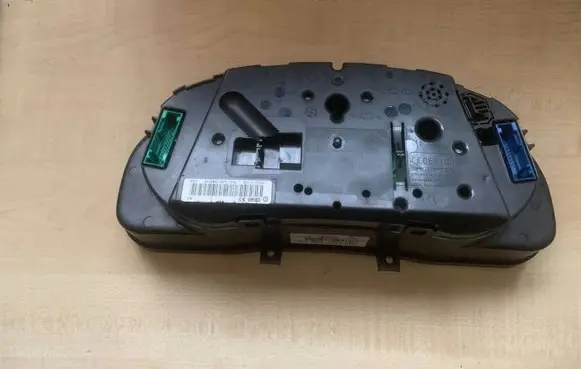 Volkswagen PASSAT B5.5 Speedometer (instrument cluster) 3B0920807A 120302184327 VWZ7Z0B4959633