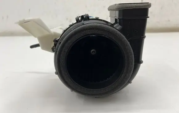 Toyota Yaris XP210 Heater fan/blower G9230K0021