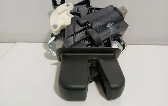 Tailgate/trunk/boot lock/catch/latch