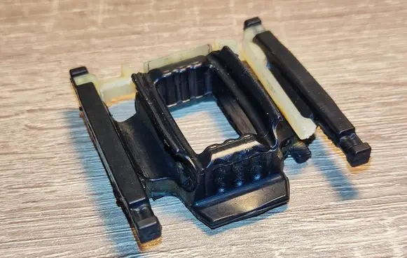 Mini One - Cooper F56 F55 Radiator mount bracket 8617880 17118617880
