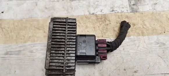 Opel Zafira B Glow plug pre-heat relay 55354141 51299018B