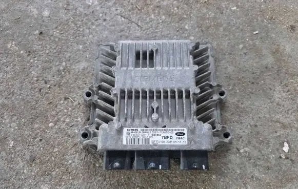 Ford Fiesta Engine control unit/module 5WS40142DT