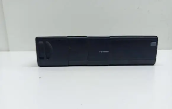 BMW X3 E83 CD/DVD changer 9131852 021031 AL003570381982
