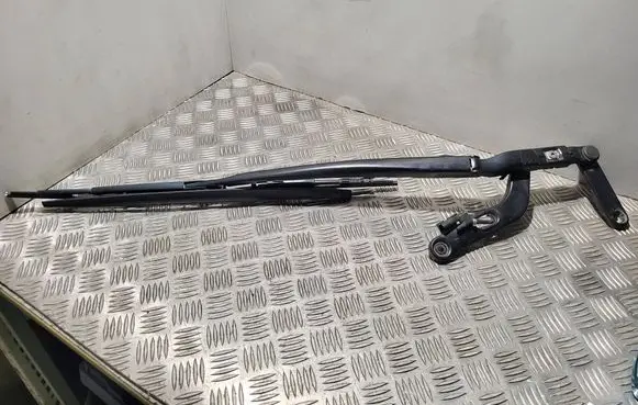 BMW 7 E65 E66 Front wiper blade arm 61617208692
