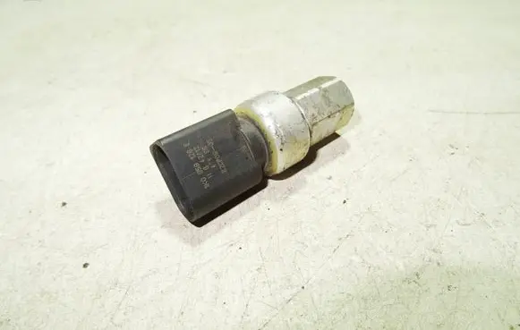 Volkswagen Transporter - Caravelle T5 Air conditioning (A/C) pressure sensor 1K0959126E