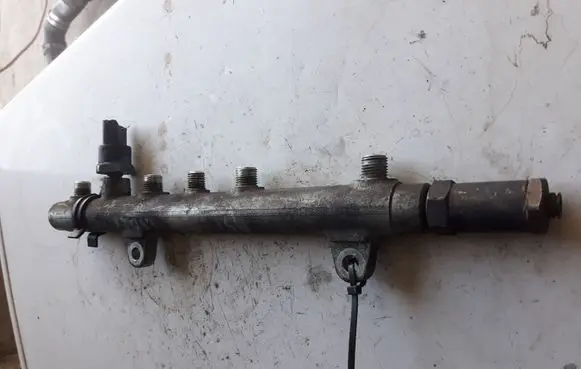Renault Espace - Grand espace IV Fuel distributor 0445214024
