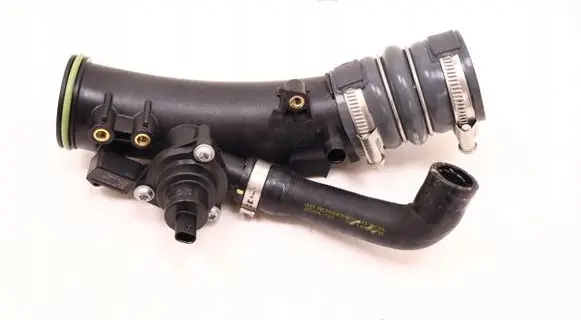Mercedes-Benz 200 300 W123 Turbo air intake inlet pipe/hose 