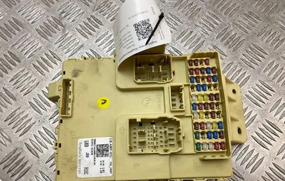 Hyundai Santa Fe Fuse module 91951S1830