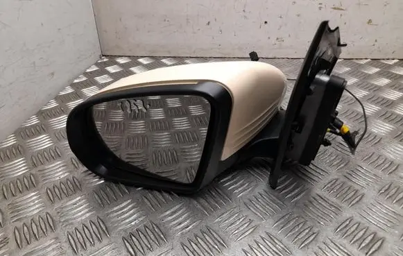 Mercedes-Benz B W247 Front door electric wing mirror E1041527