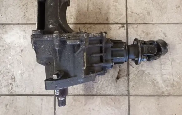Gearbox transfer box case