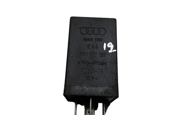 Volkswagen PASSAT B6 Other relay 4D0907131 D11301 030534