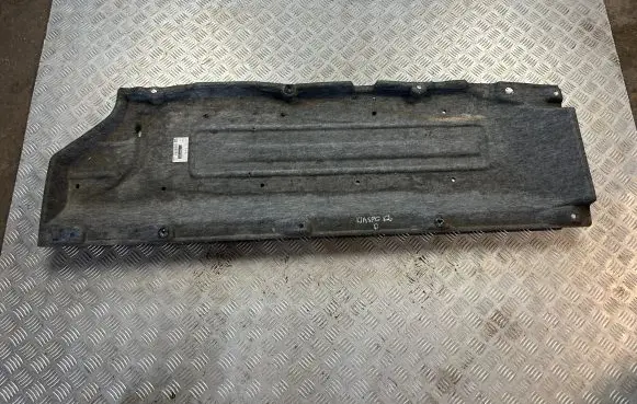Center/middle under tray cover